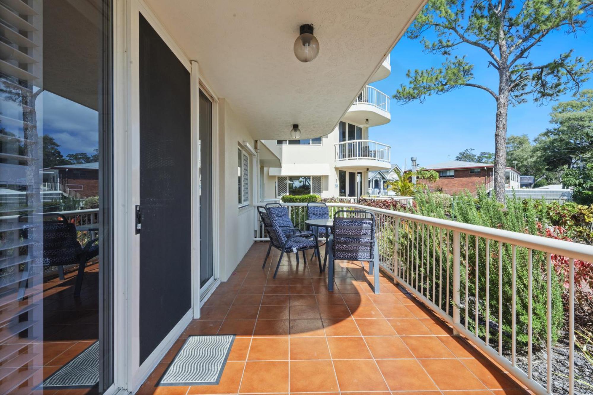 Charlton On The Esplanade Aparthotel Hervey Bay Exterior photo