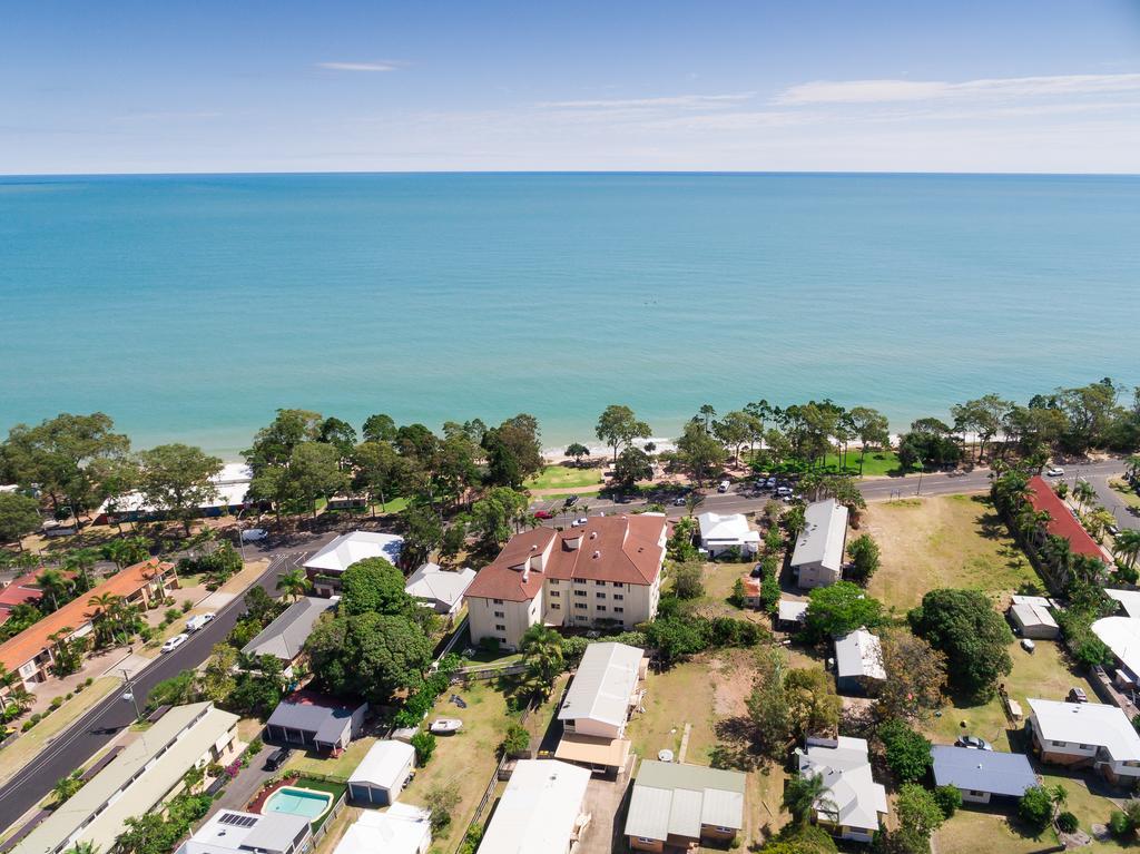 Charlton On The Esplanade Aparthotel Hervey Bay Exterior photo