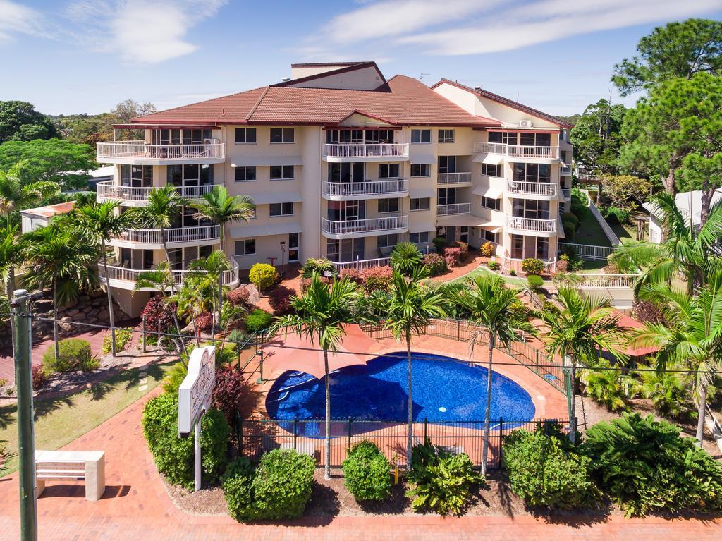 Charlton On The Esplanade Aparthotel Hervey Bay Exterior photo